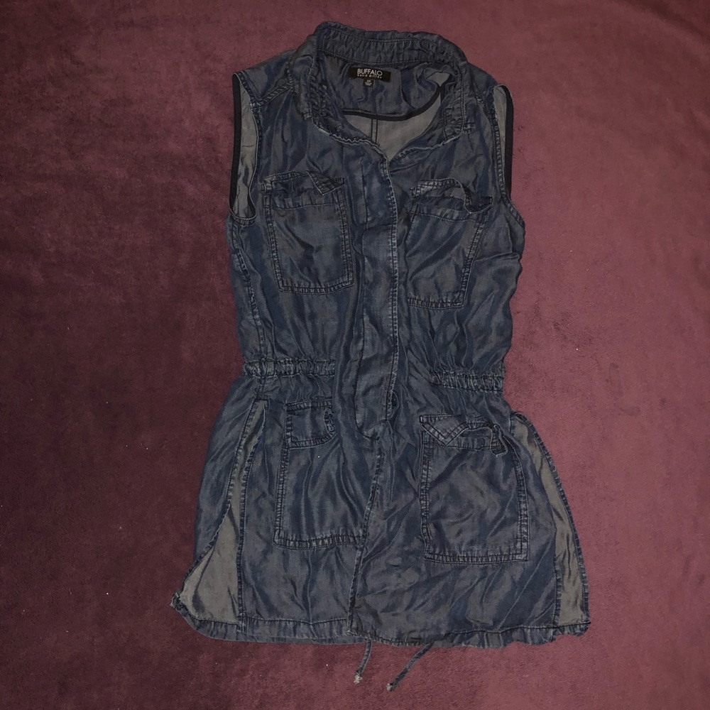 Woman’s buffalo denim sleeveless top